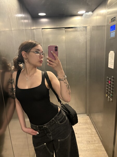 😈